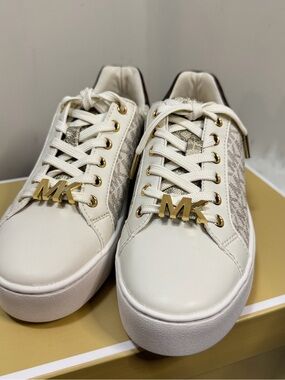 New Michael Kors White Signature Logo Lace-Up Sneakers with Box